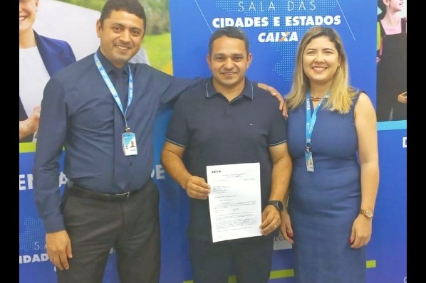 Prefeito Tony Brandão assina convênio para  recapeamento de vias urbanas em Buritirana