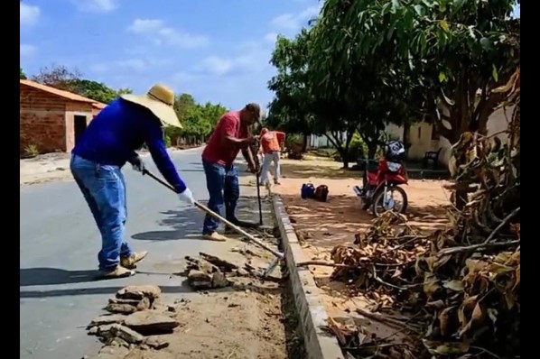 Prefeitura investe em obras de drenagens na sede e zona rural de Buritirana